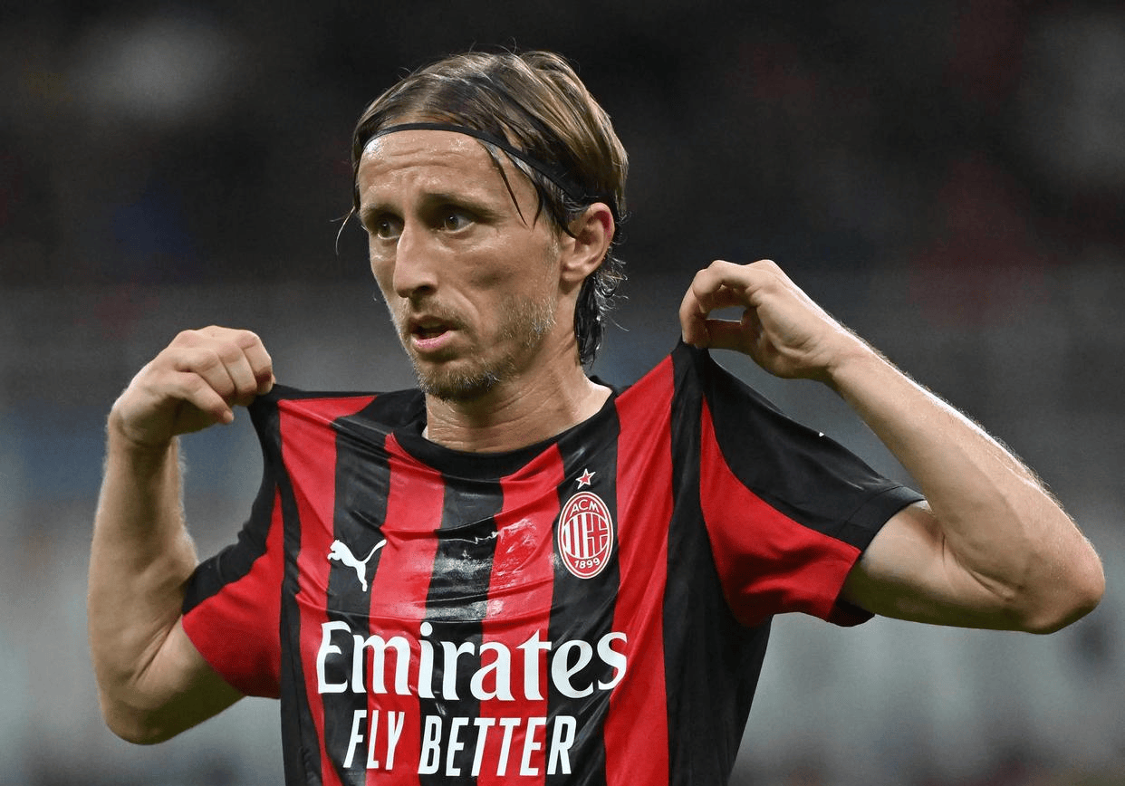 NG体育-AC米兰发布备战花絮；转会期迎来里程碑；全明星赛任务艰巨；团队化学反应显著的简单介绍